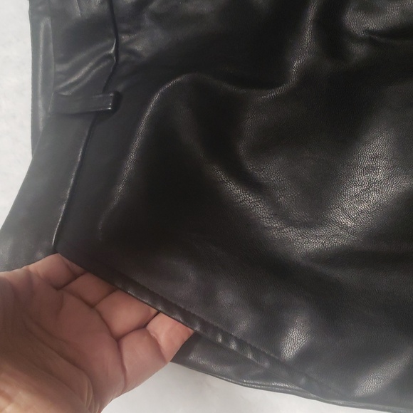 NWT Silvia Wide Legged Black Leather Flared Pants Women's Size L. - Picture 7 of 10